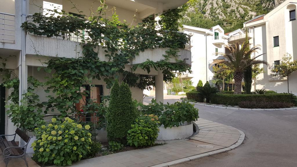 Roman Gardens Studio Apartment 里桑 外观 照片