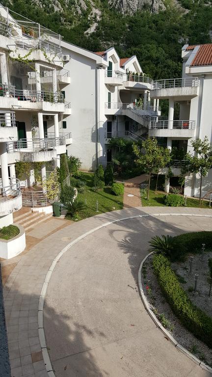 Roman Gardens Studio Apartment 里桑 外观 照片